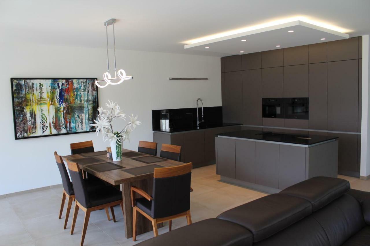 Grosses Apartment Im Zentrum Von Dresden, 2 Schlafzimmer, 2 Baeder, Balkon Buitenkant foto