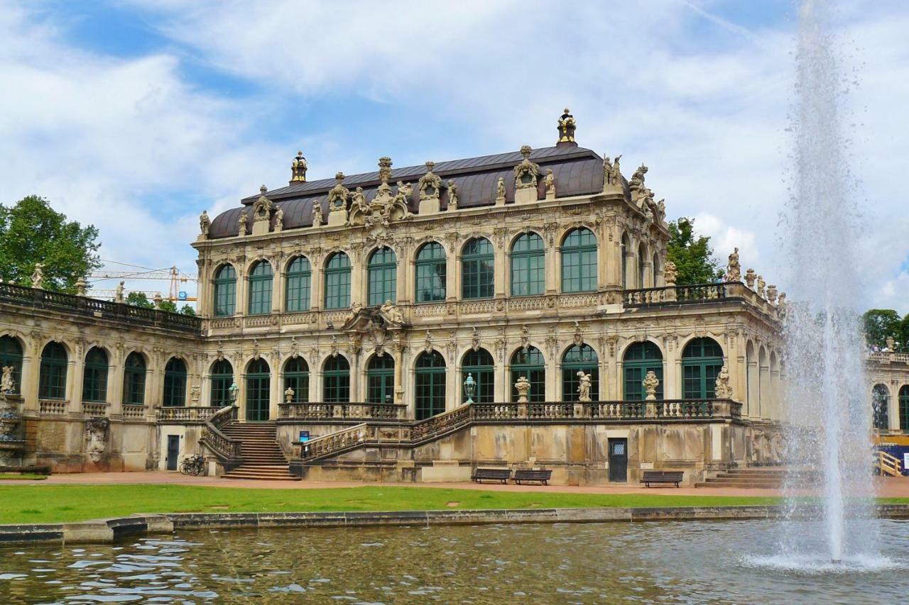 Grosses Apartment Im Zentrum Von Dresden, 2 Schlafzimmer, 2 Baeder, Balkon Buitenkant foto